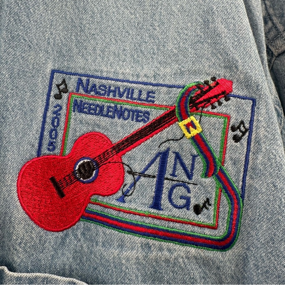 Nashville Guitar Vintage Embroidered Chambray Shirt 100%cotton Large Unisex - Picture 4 of 8